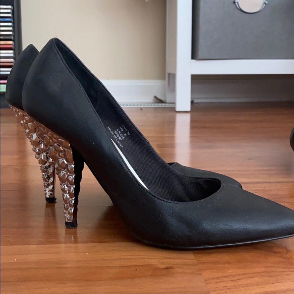 HM black heels with silver patterned heels